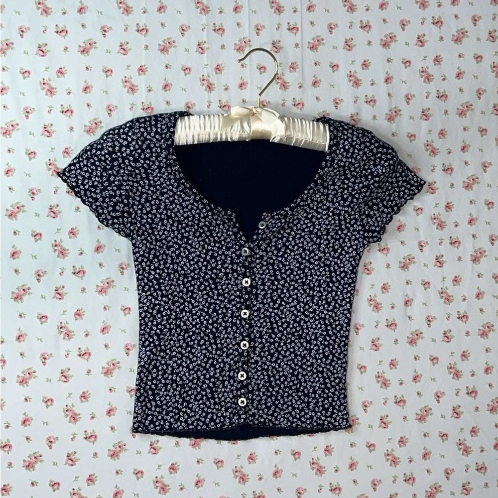 ♡ Brandy Melville Floral Tee ♡